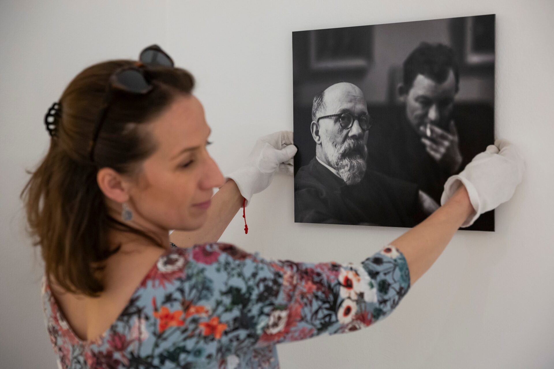 TÁRLATVEZETÉS Szabó Noémi kurátorral – Közelképek 2.